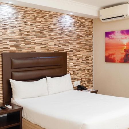 Bayside Hotel 100 Pixley Kaseme Street เดอร์บัน ภายนอก รูปภาพ