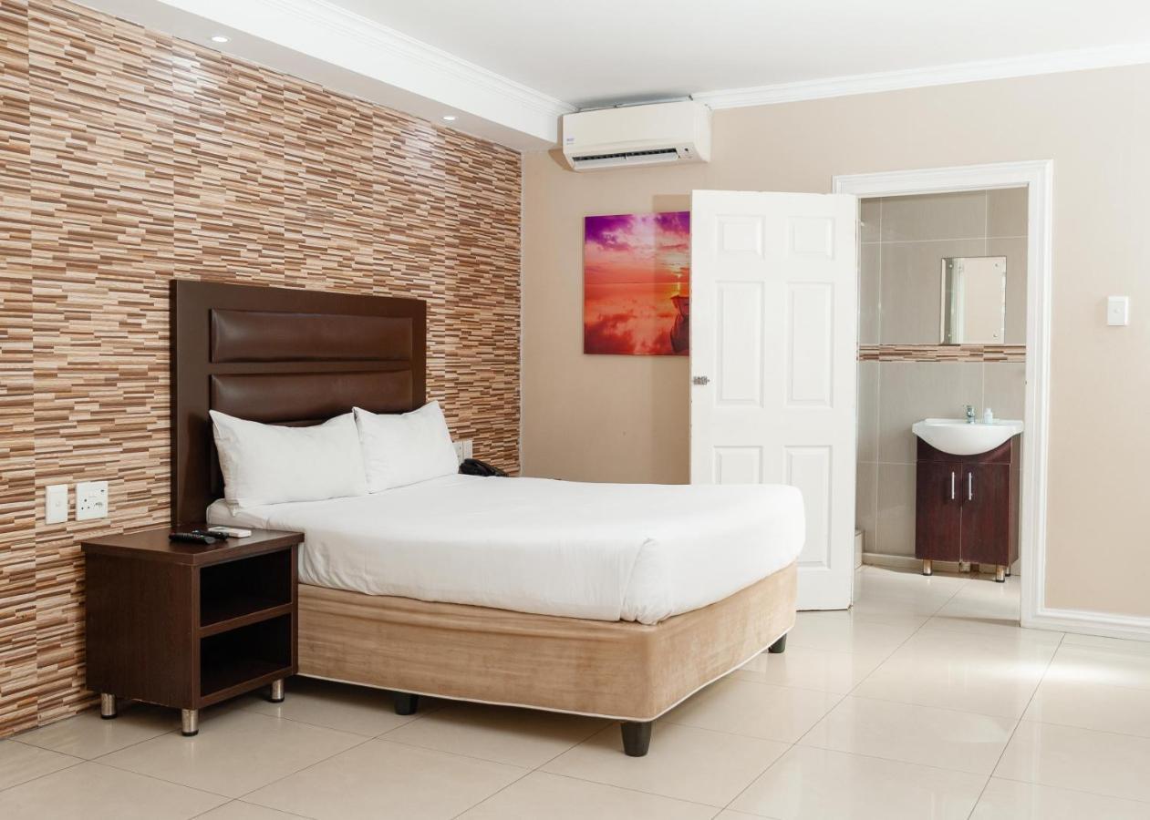 Bayside Hotel 100 Pixley Kaseme Street เดอร์บัน ภายนอก รูปภาพ