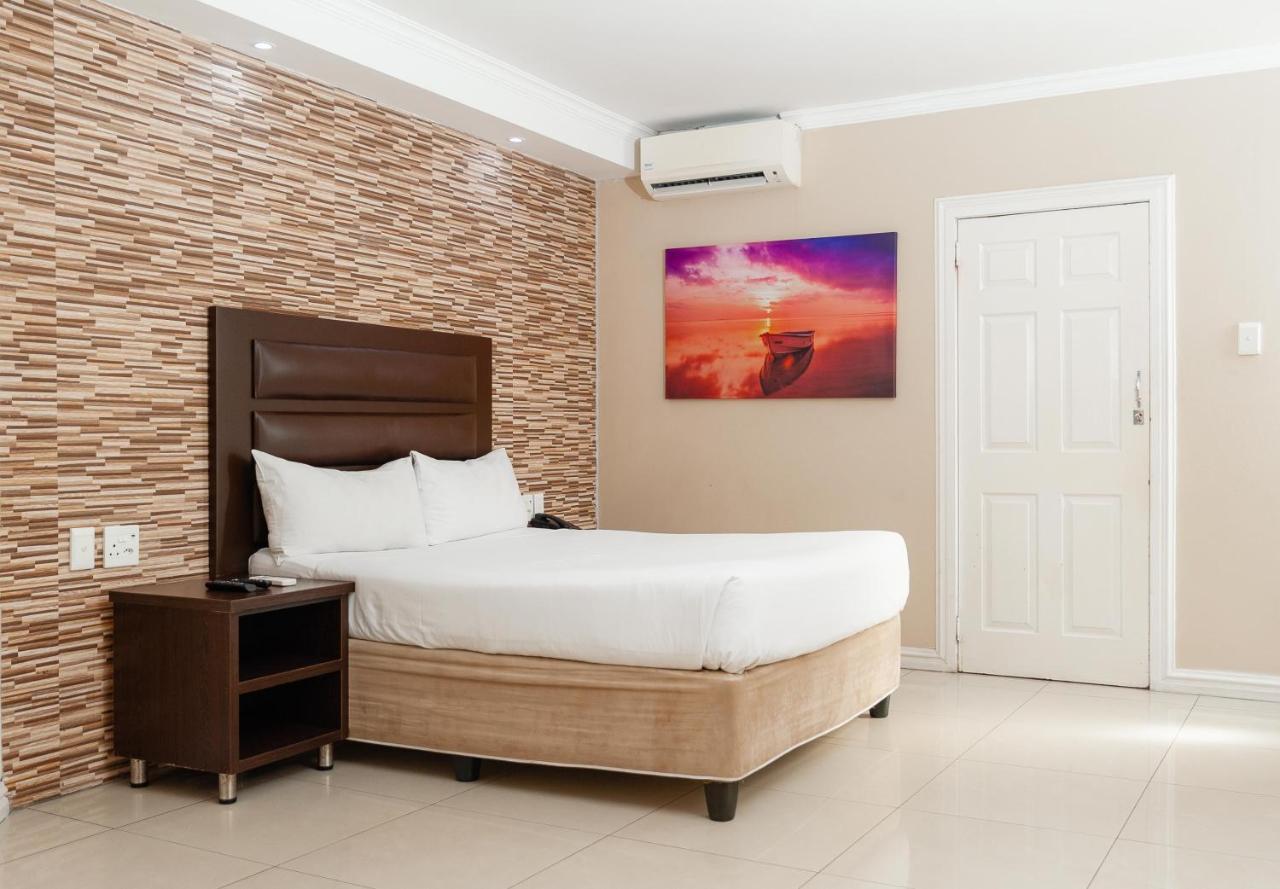 Bayside Hotel 100 Pixley Kaseme Street เดอร์บัน ภายนอก รูปภาพ